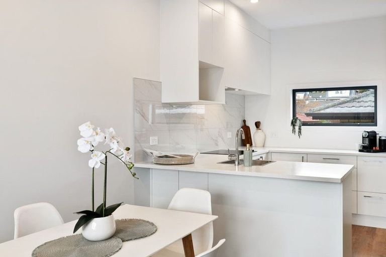 Photo of property in 3 Meg Lane, Glen Eden, 0602