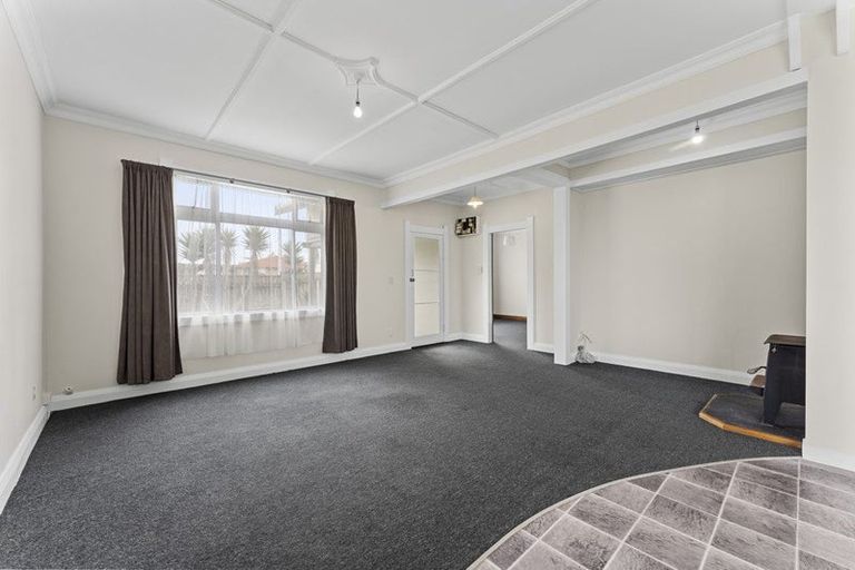 Photo of property in 5 Oxford Street, Patea, 4520