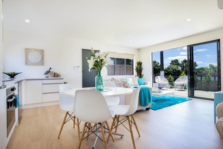 Photo of property in 1/66 Seymour Road, Sunnyvale, Auckland, 0612
