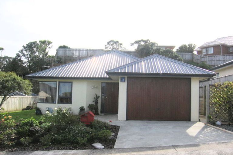 Photo of property in 3a Peter Button Place, Johnsonville, Wellington, 6037