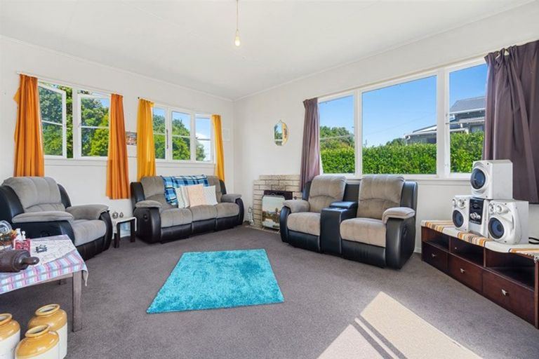 Photo of property in 62 Gisborne Terrace, Opunake, 4616