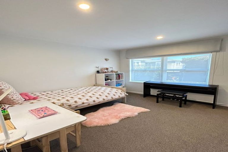 Photo of property in 6 Channel View Road, Campbells Bay, Auckland, 0630