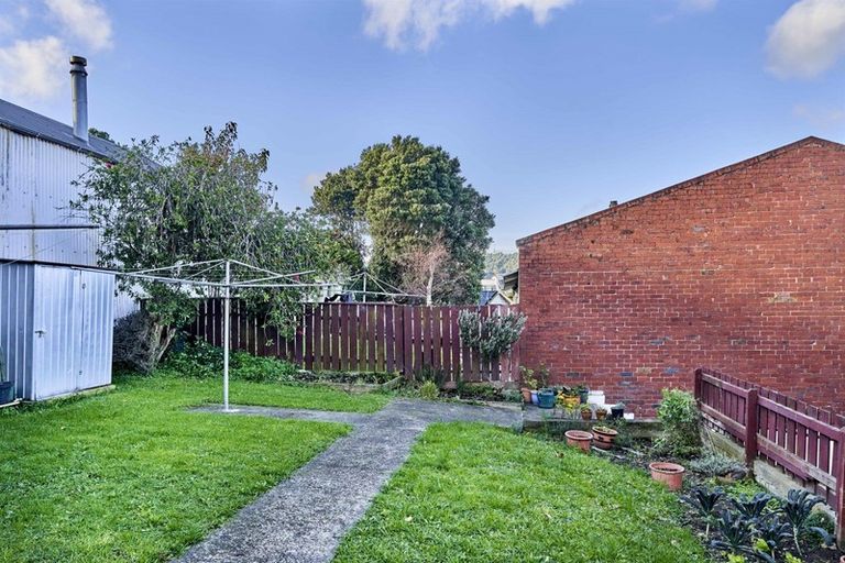 Photo of property in 2/16 Rolleston Street, Mount Cook, Wellington, 6021