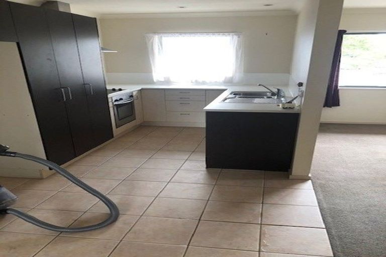 Photo of property in 1/80 Gunner Drive, Te Atatu Peninsula, Auckland, 0610