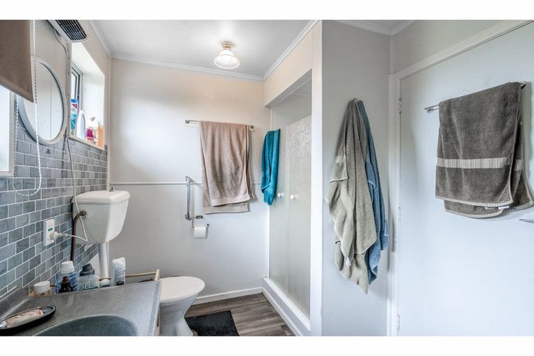 Photo of property in 66 Renfrew Street, Waikiwi, Invercargill, 9810