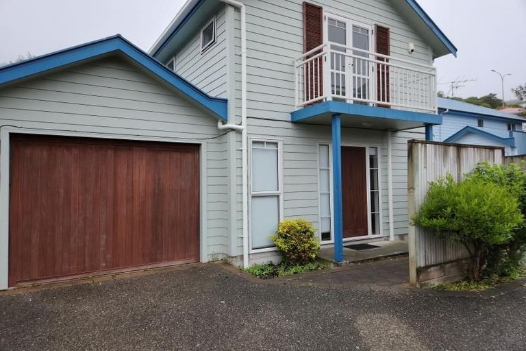 Photo of property in 2/15 Petherick Crescent, Johnsonville, Wellington, 6037