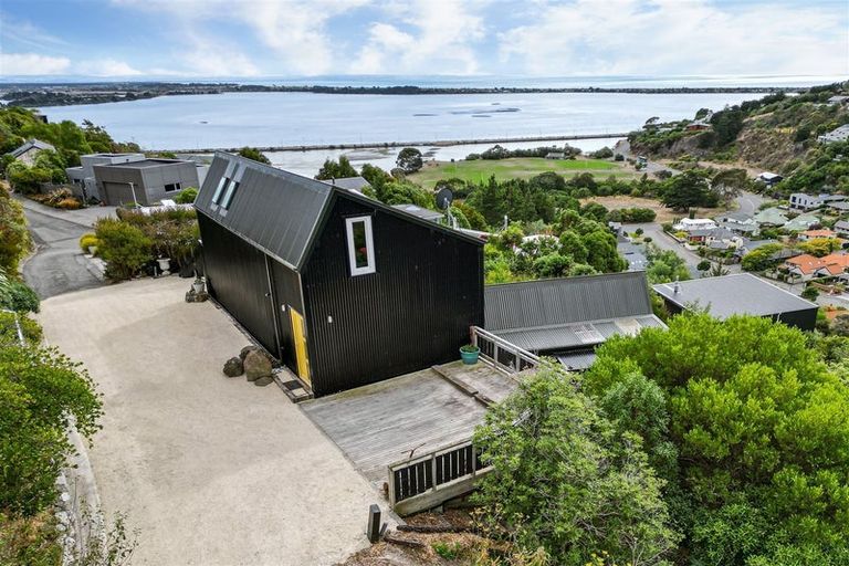 Photo of property in 8 La Costa Lane, Mount Pleasant, Christchurch, 8081