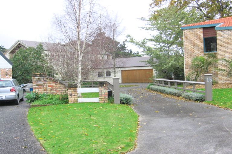 Photo of property in 15 Birchwood Grove, Greenhithe, Auckland, 0632