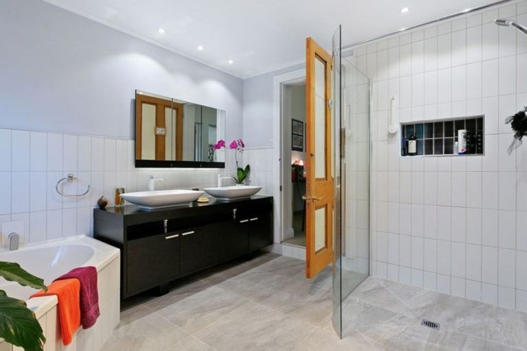 Photo of property in 263 Shakespeare Street, Leamington, Cambridge, 3432