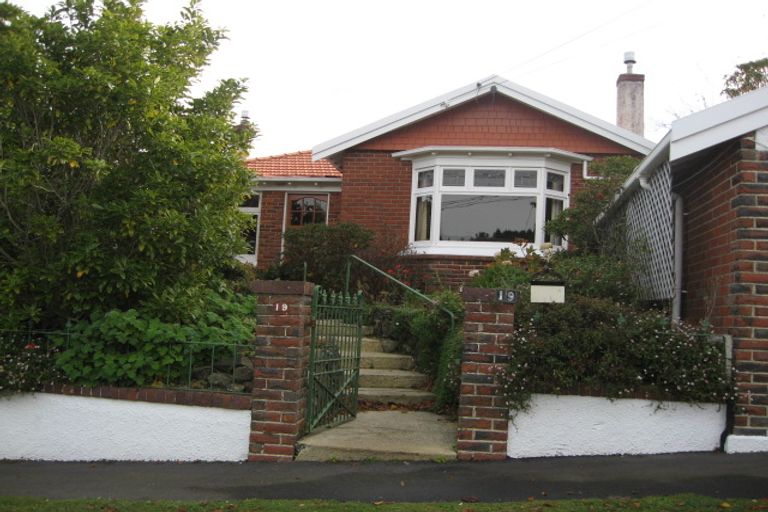 Photo of property in 19 Grandview Crescent, Opoho, Dunedin, 9010