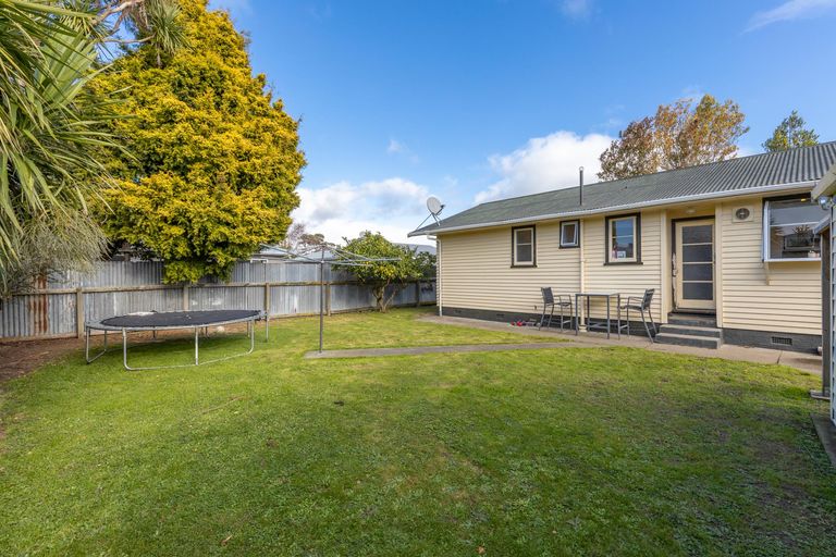 Photo of property in 4 Stoke Place, Awapuni, Palmerston North, 4412