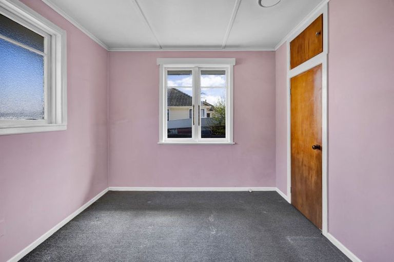 Photo of property in 10 Iredale Road, Hawera, 4610