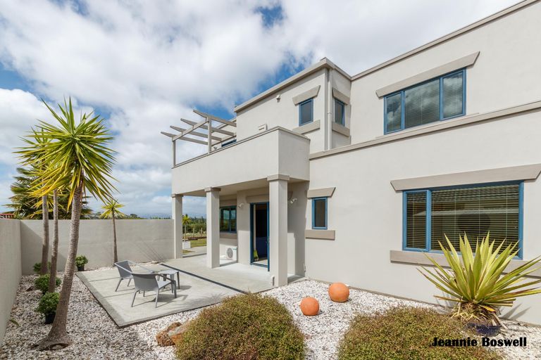 Photo of property in 55 Royal Oak Drive, Kelvin Grove, Palmerston North, 4414