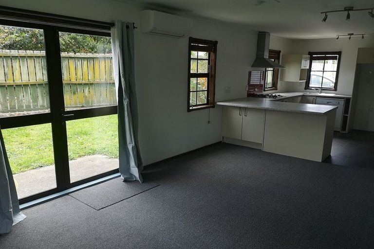 Photo of property in 2/85 Meadway, Sunnyhills, Auckland, 2010