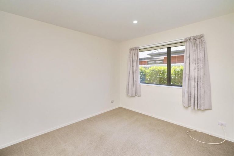 Photo of property in 516 Mairehau Road, Parklands, Christchurch, 8083