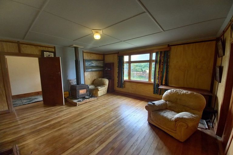 Photo of property in 17 Settlement Road, Papatotara, Tuatapere, 9691