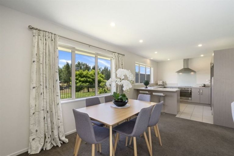 Photo of property in 19 Famille Close, Yaldhurst, Christchurch, 8042