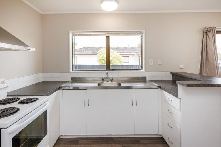 Photo of property in 15 Willowstream Grove, Cloverlea, Palmerston North, 4412