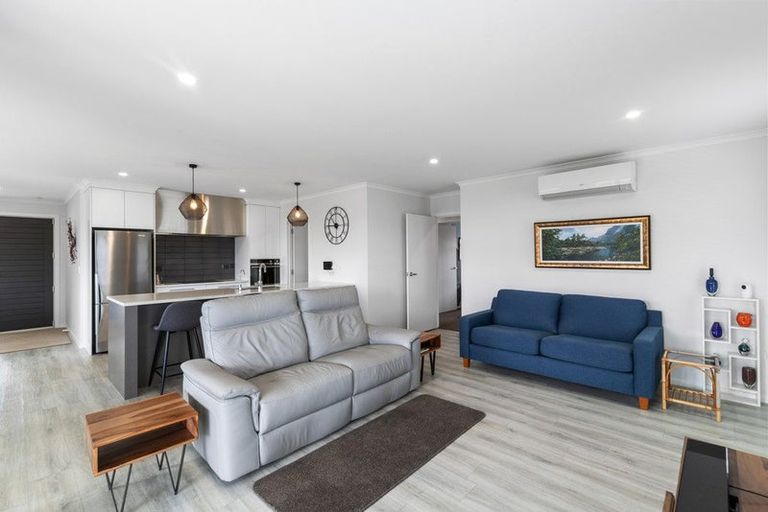 Photo of property in 12 Bragato Way, Te Kauwhata, 3710