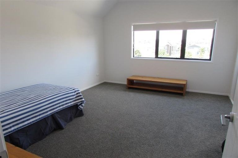 Photo of property in 28 Te Oneroa Way, Long Bay, Auckland, 0630