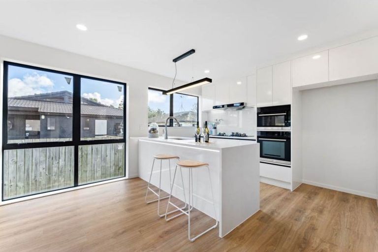 Photo of property in 9b Bay Street, Red Beach, 0932