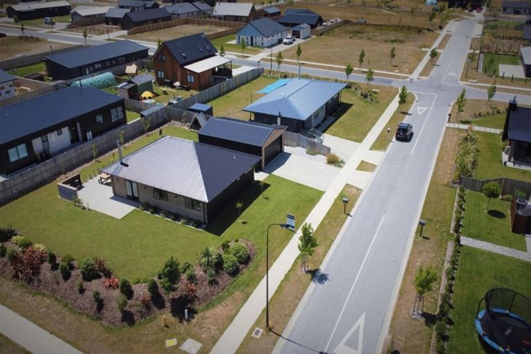 Photo of property in 1 Dingle Street, Lake Hawea, 9382