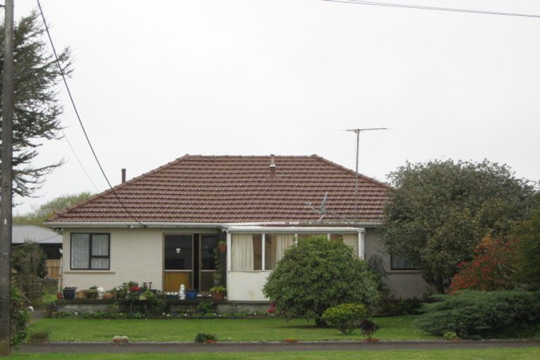 Photo of property in 14 Blake Street, Waitara, 4320