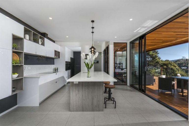 Photo of property in 182 Scenic Drive, Titirangi, Auckland, 0604