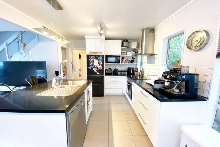 Photo of property in 1/43 Hutchinson Avenue, New Lynn, Auckland, 0600