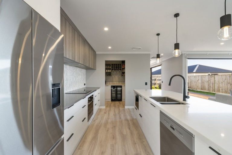 Photo of property in 10 Kanzan Grove, Maewa, 4702