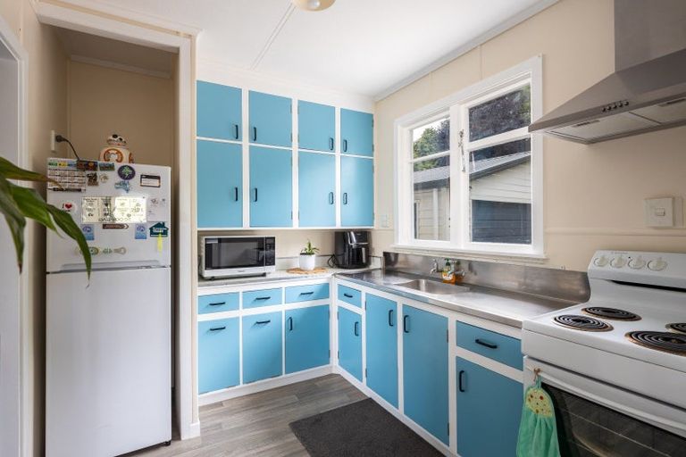 Photo of property in 217 Tukapa Street, Westown, New Plymouth, 4310