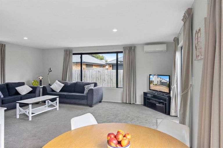 Photo of property in 40a Sawyers Arms Road, Northcote, Christchurch, 8052