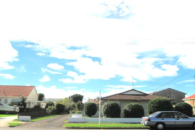Photo of property in 1/98 Carruth Road, Papatoetoe, Auckland, 2025