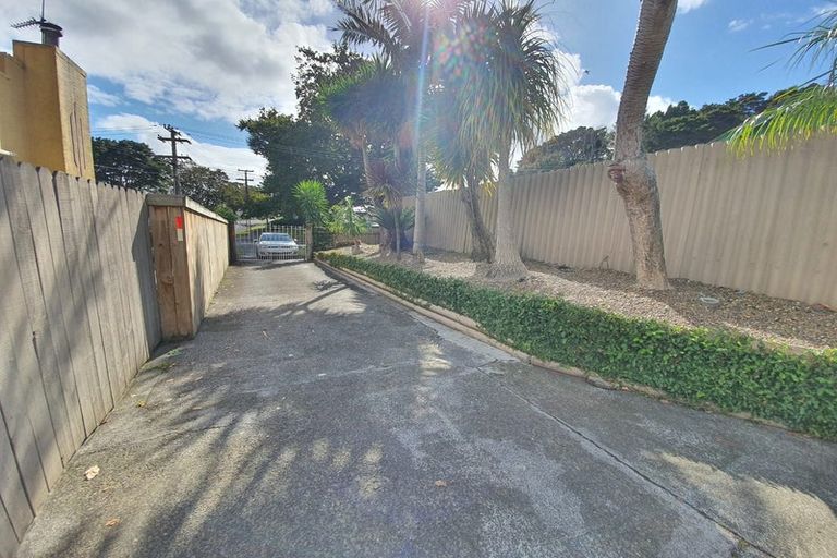 Photo of property in 2/4 South Street, Papakura, 2110