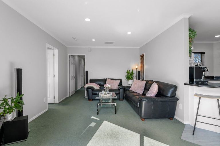 Photo of property in 8 Elmbridge Place, Owhata, Rotorua, 3010