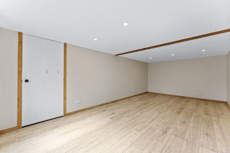 Photo of property in 1/9a Eversleigh Road, Belmont, Auckland, 0622