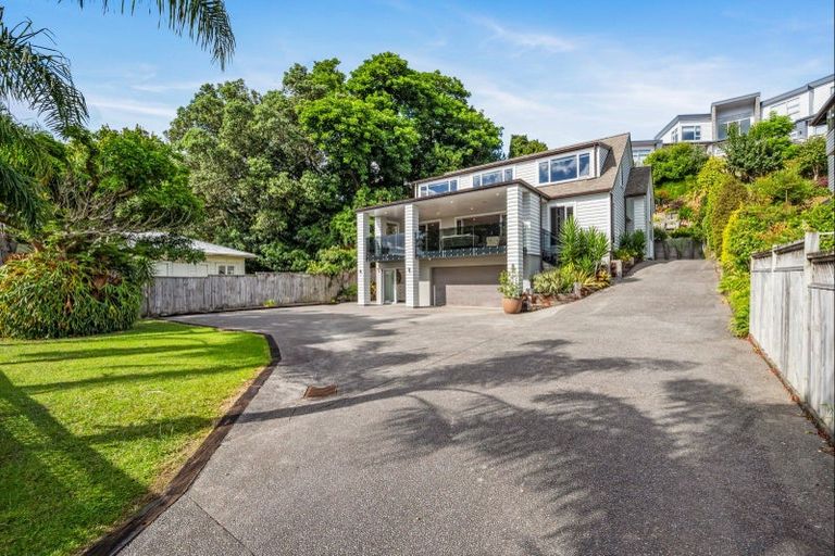 Photo of property in 27 Shelly Beach Parade, Cockle Bay, Auckland, 2014