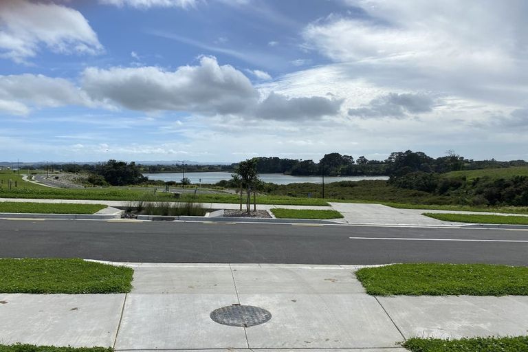 Photo of property in 20 Orawahi Road, Glenbrook, 2681