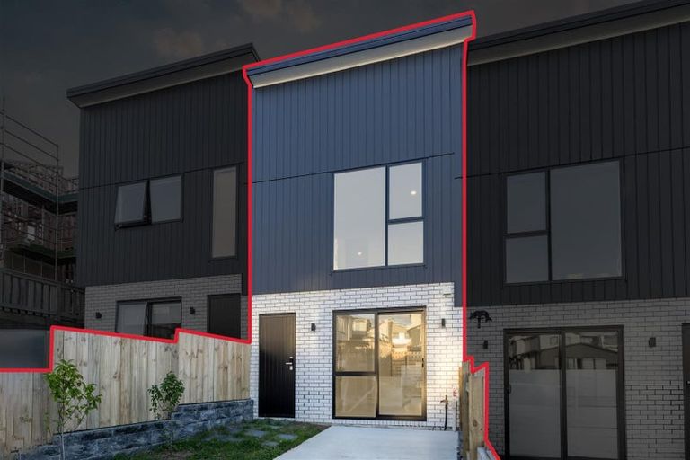 Photo of property in 6 Lawson Creek Street, Massey, Auckland, 0614