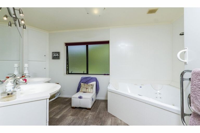 Photo of property in 5 Paradise Way, Pohara, Takaka, 7183