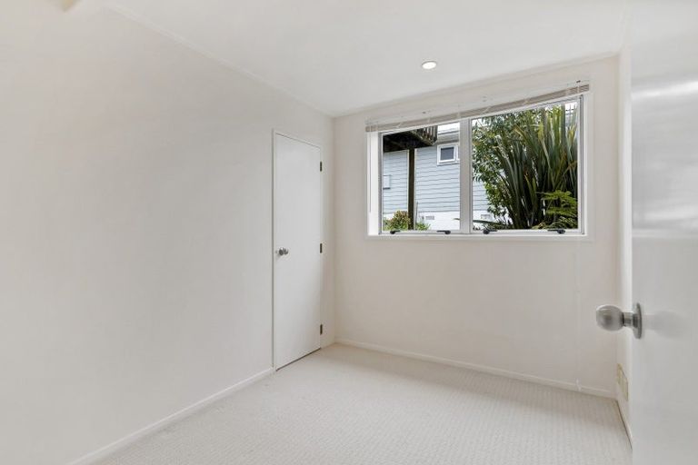 Photo of property in 25 Marcel Place, Glenfield, Auckland, 0629