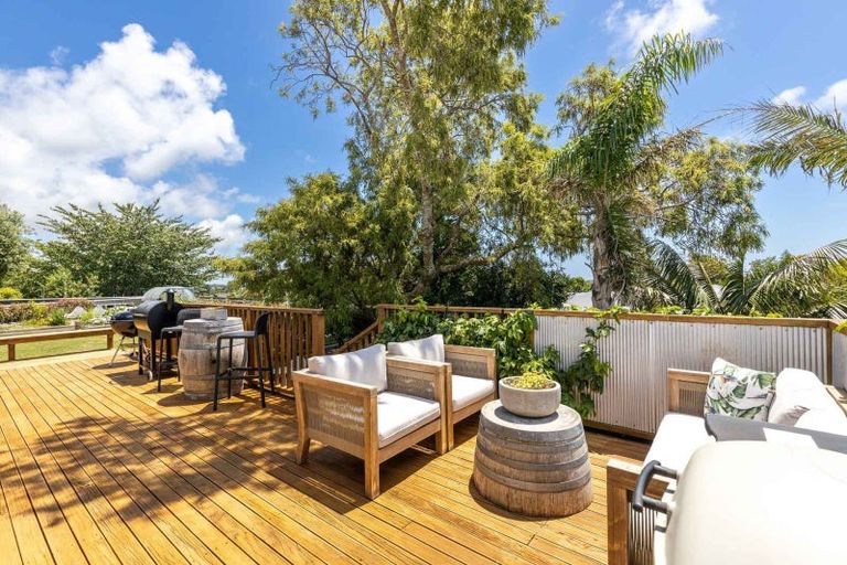 Photo of property in 10 Margaret Place, Merrilands, New Plymouth, 4312