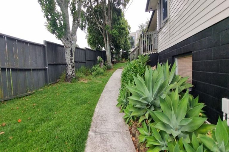 Photo of property in 17c Arran Road, Browns Bay, Auckland, 0630