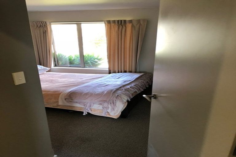 Photo of property in 20 Foresters Crescent, Parklands, Christchurch, 8083