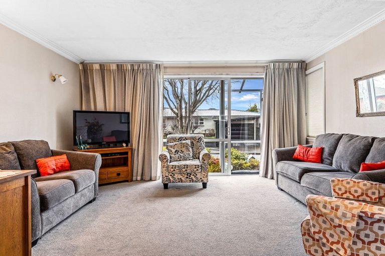 Photo of property in 1/5 Chislehurst Place, Bryndwr, Christchurch, 8052