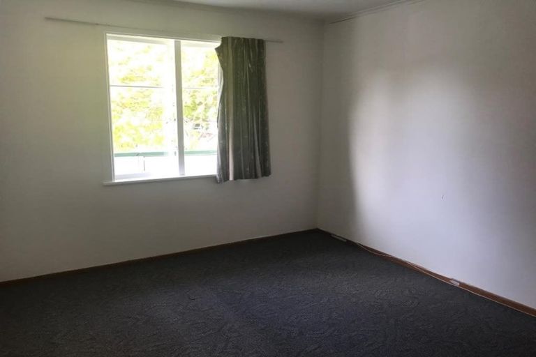 Photo of property in 8 Lynden Avenue, Hillcrest, Auckland, 0627