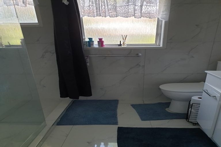 Photo of property in 2/12 Chamade Place, Clover Park, Auckland, 2019