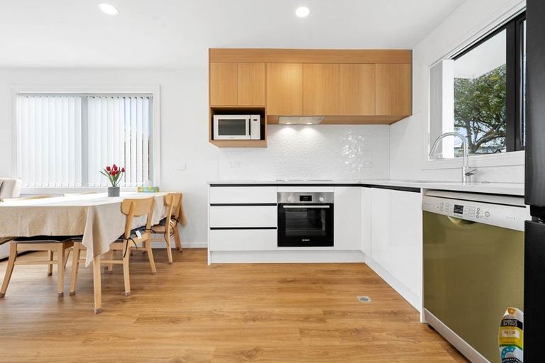 Photo of property in 1/2 Dolphin Street, Pakuranga, Auckland, 2010