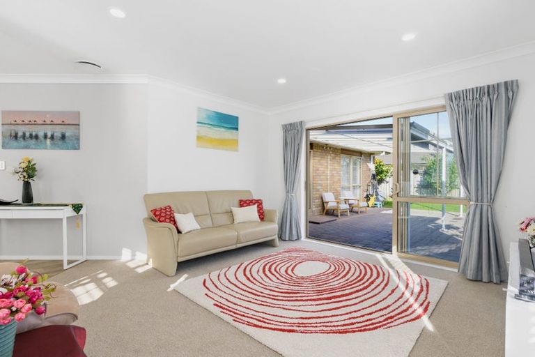 Photo of property in 33 Cate Road, Rototuna North, Hamilton, 3210