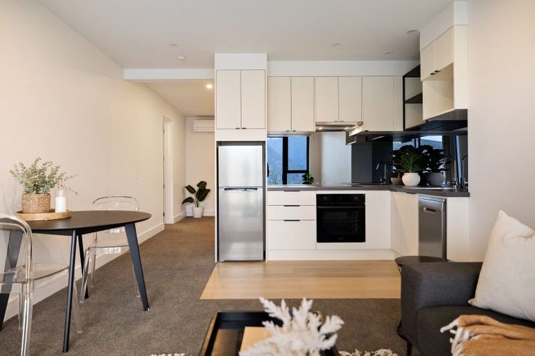 Photo of property in 6 Florence Close, Queenstown Hill, Queenstown, 9300